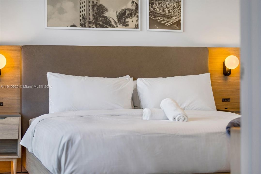 For Sale: $585,000 (1 beds, 1 baths, 505 Square Feet)