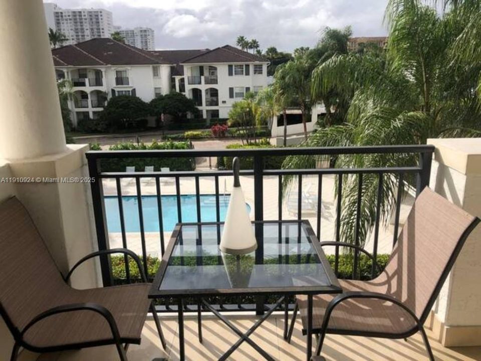 For Sale: $409,000 (1 beds, 1 baths, 1036 Square Feet)