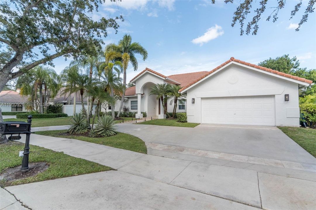 For Rent: $9,500 (4 beds, 3 baths, 3300 Square Feet)