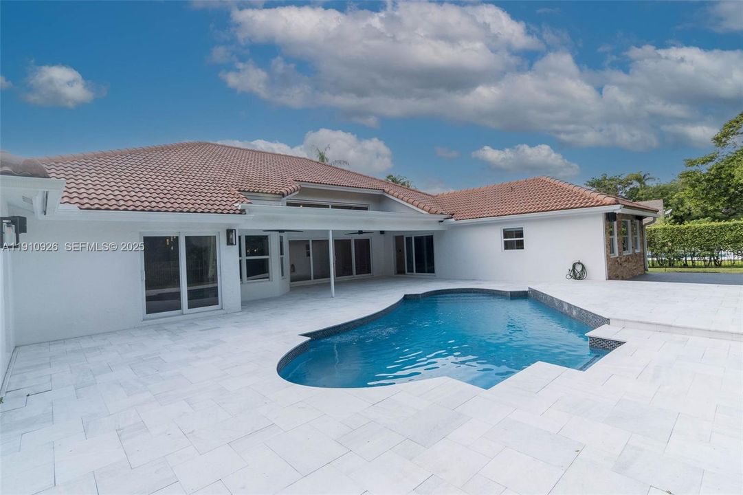 For Rent: $9,500 (4 beds, 3 baths, 3300 Square Feet)