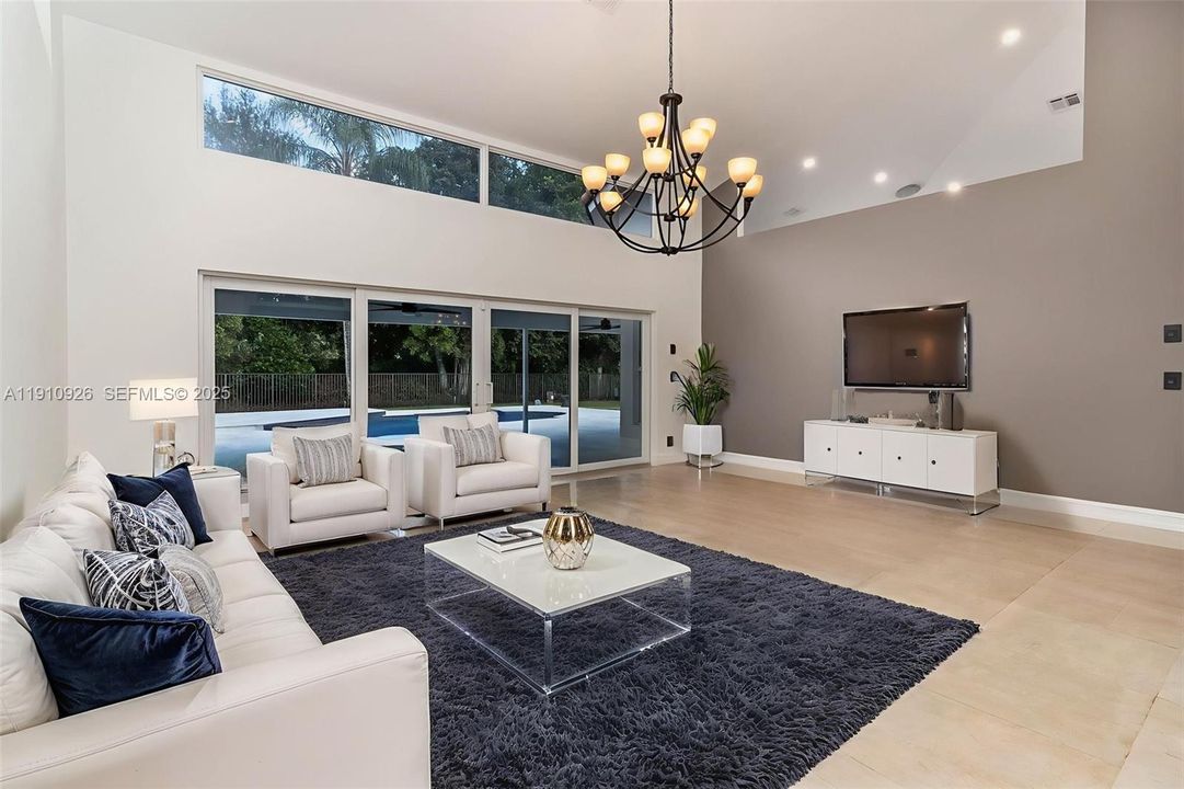 formal living staged