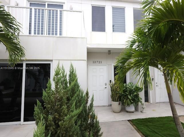 For Sale: $439,900 (4 beds, 3 baths, 1535 Square Feet)