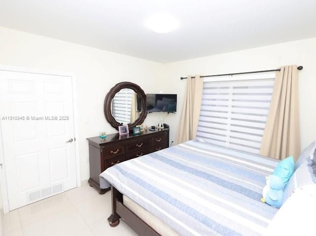 For Sale: $439,900 (4 beds, 3 baths, 1535 Square Feet)