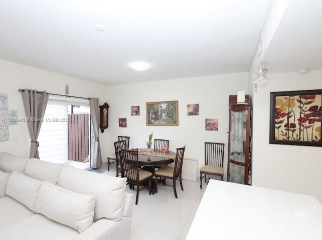 For Sale: $439,900 (4 beds, 3 baths, 1535 Square Feet)