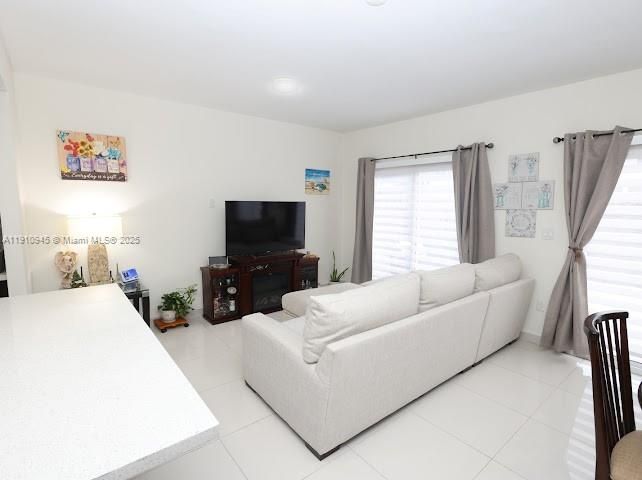 For Sale: $439,900 (4 beds, 3 baths, 1535 Square Feet)