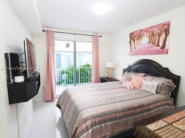 For Sale: $439,900 (4 beds, 3 baths, 1535 Square Feet)