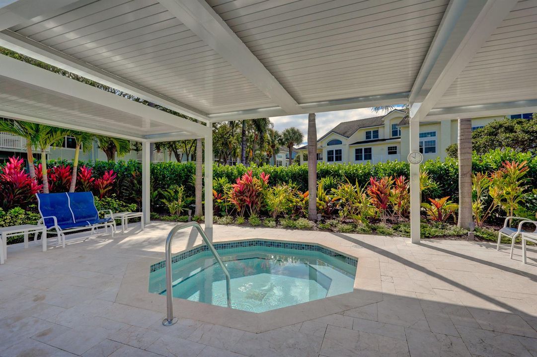 Sea Colony Hot Tub