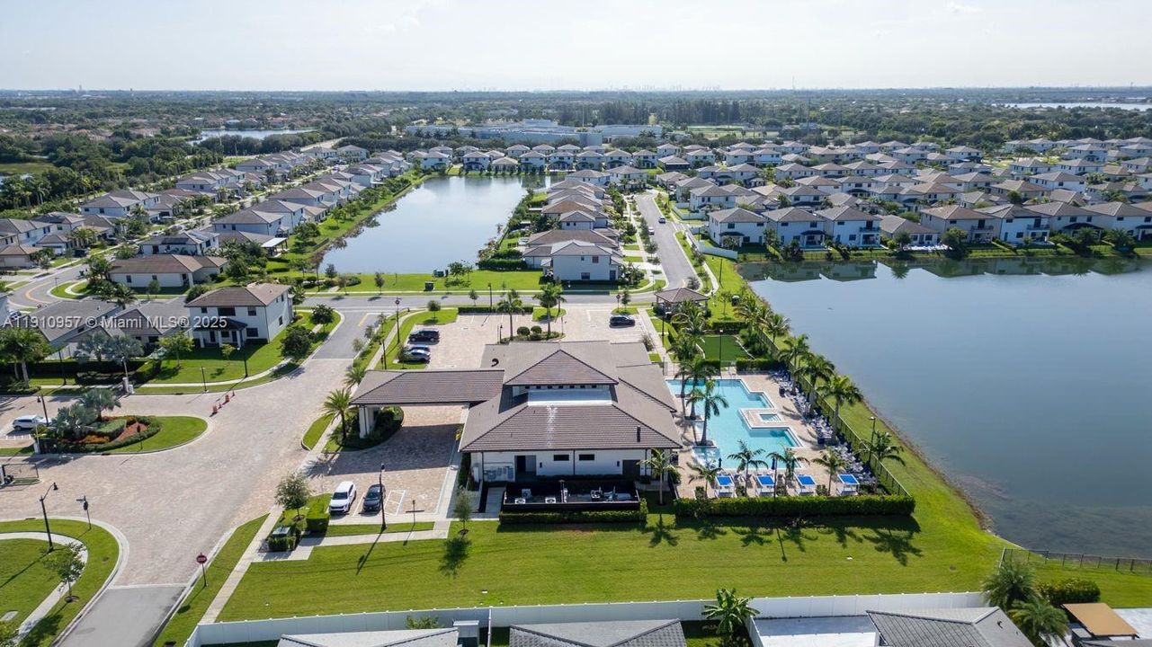 For Sale: $1,450,000 (5 beds, 4 baths, 3381 Square Feet)