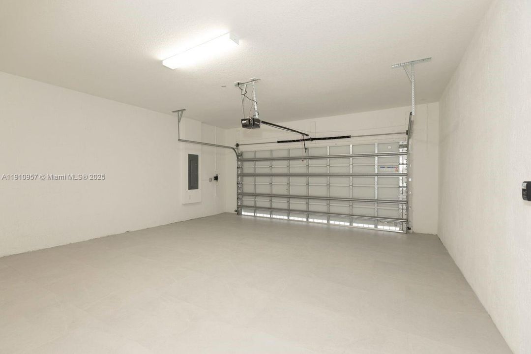 For Sale: $1,450,000 (5 beds, 4 baths, 3381 Square Feet)