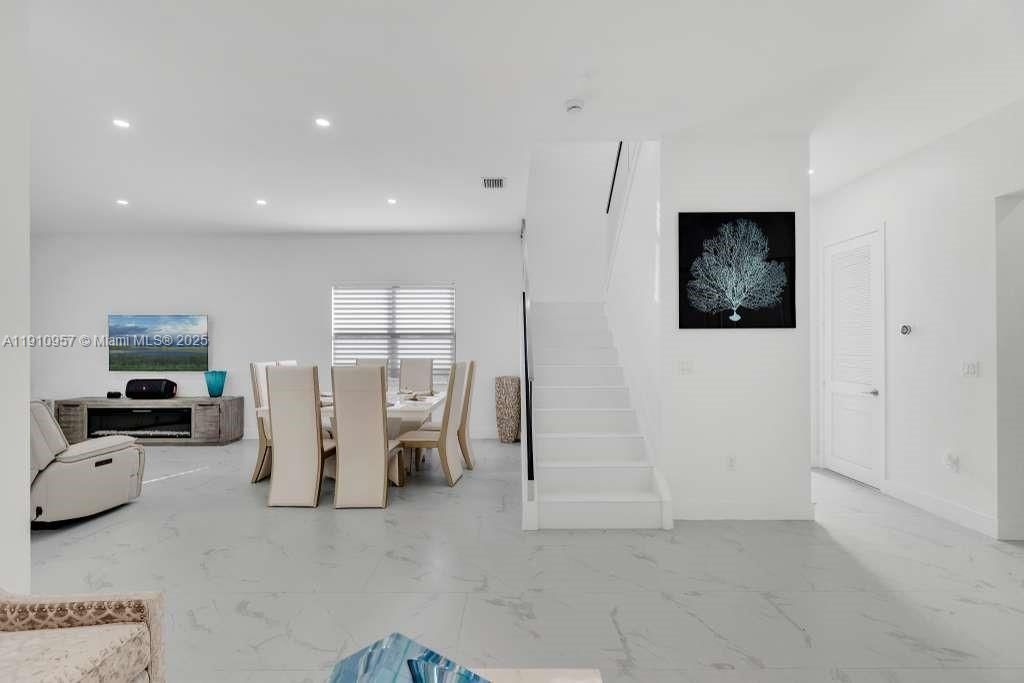 For Sale: $1,450,000 (5 beds, 4 baths, 3381 Square Feet)