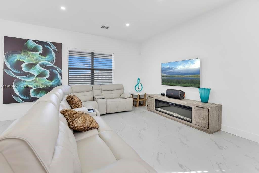 For Sale: $1,450,000 (5 beds, 4 baths, 3381 Square Feet)