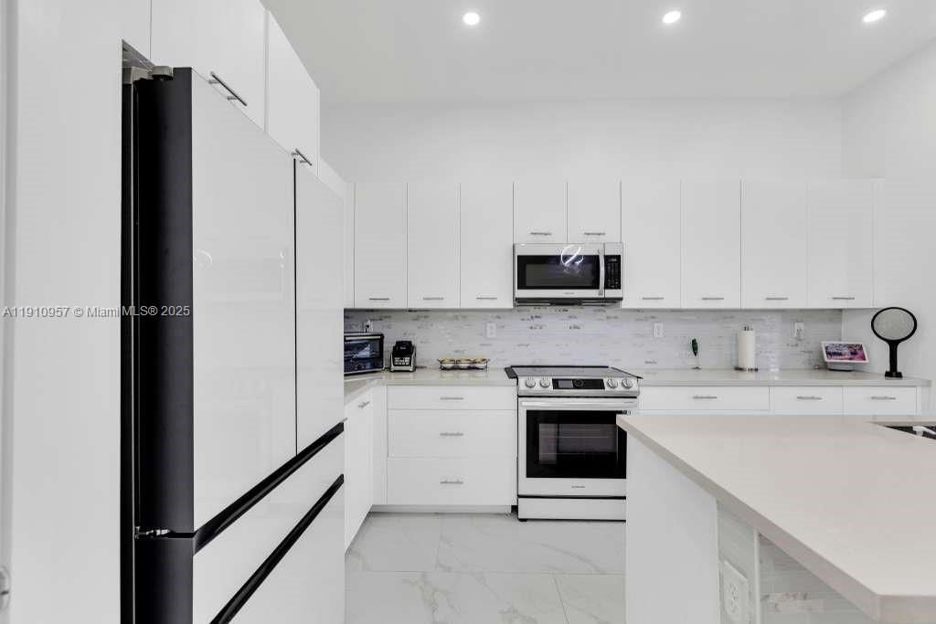 For Sale: $1,450,000 (5 beds, 4 baths, 3381 Square Feet)