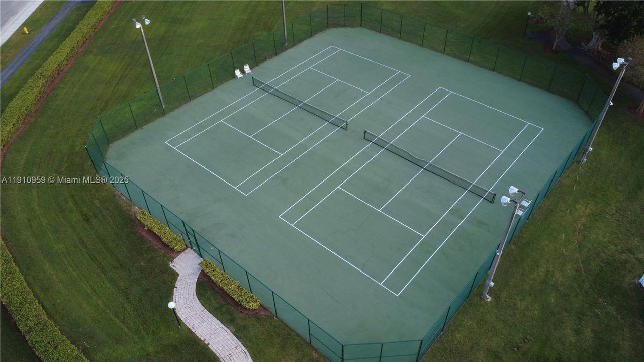 For Rent: $3,400 (3 beds, 2 baths, 1648 Square Feet)