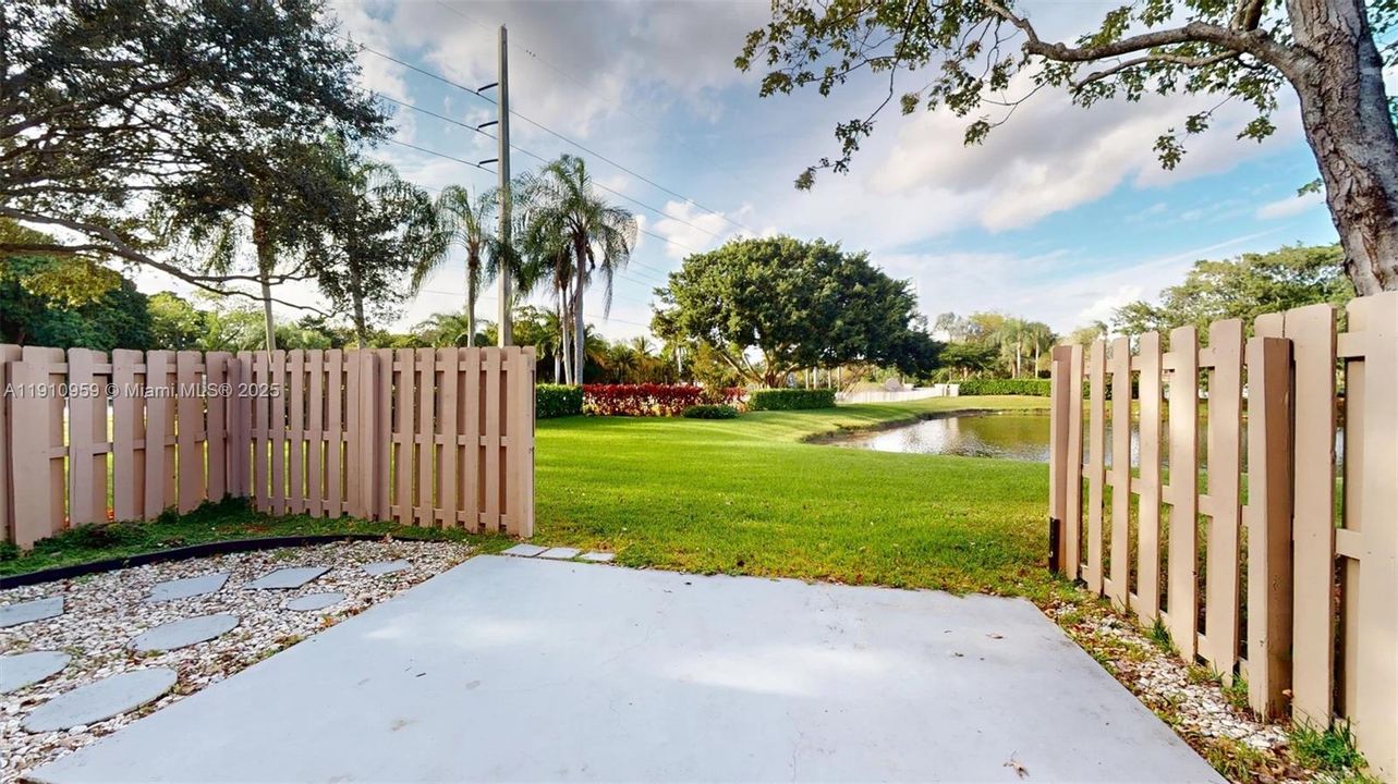 For Rent: $3,400 (3 beds, 2 baths, 1648 Square Feet)