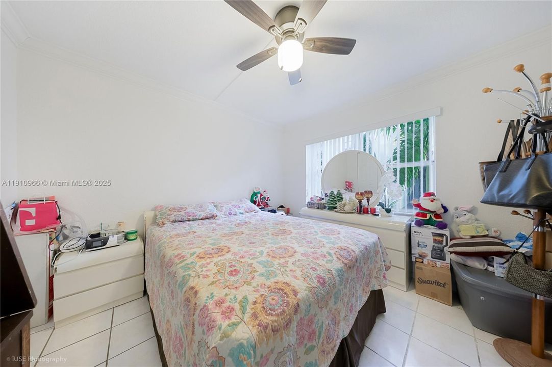 For Sale: $230,000 (2 beds, 1 baths, 780 Square Feet)