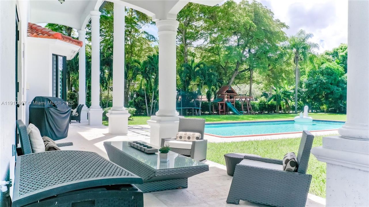 For Sale: $5,095,000 (5 beds, 5 baths, 4696 Square Feet)