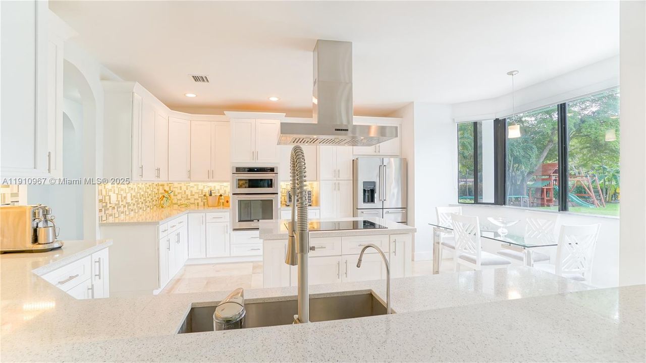 For Sale: $5,095,000 (5 beds, 5 baths, 4696 Square Feet)