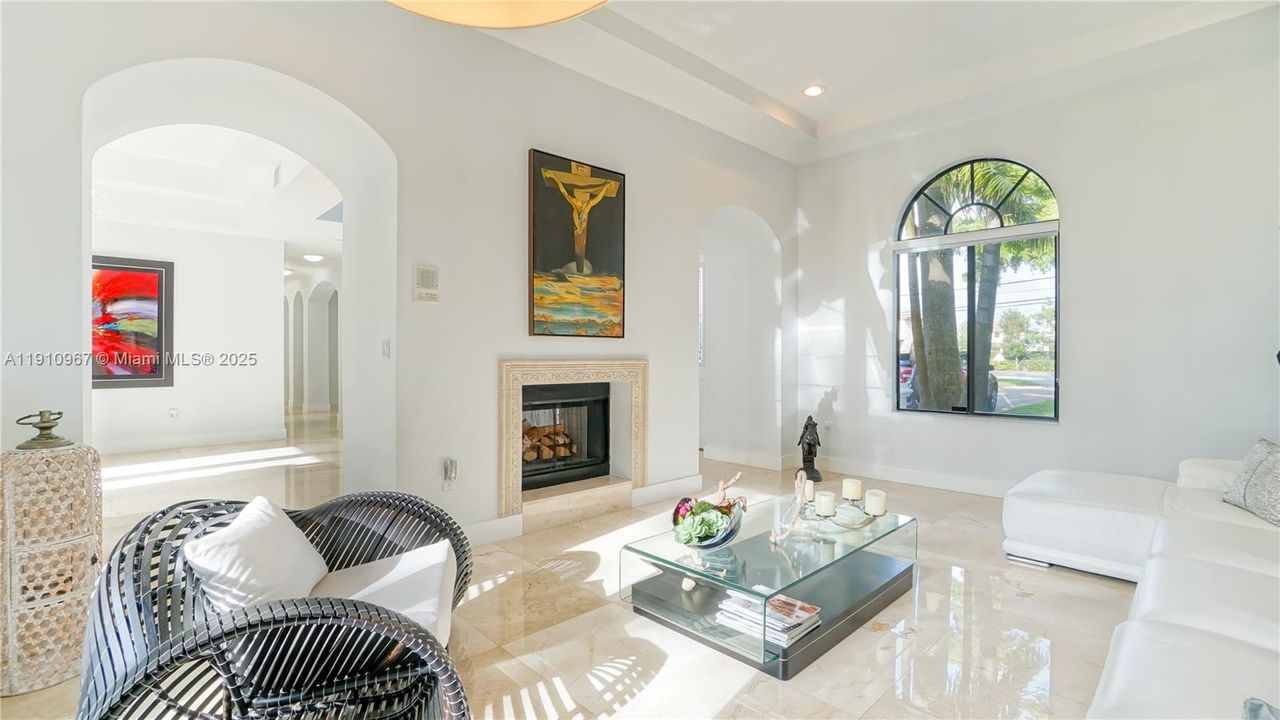 For Sale: $5,095,000 (5 beds, 5 baths, 4696 Square Feet)