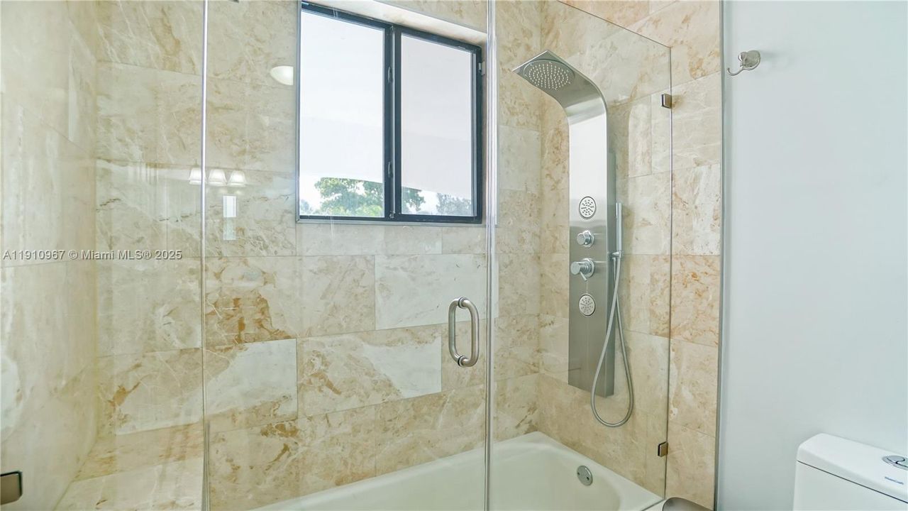 For Sale: $5,095,000 (5 beds, 5 baths, 4696 Square Feet)