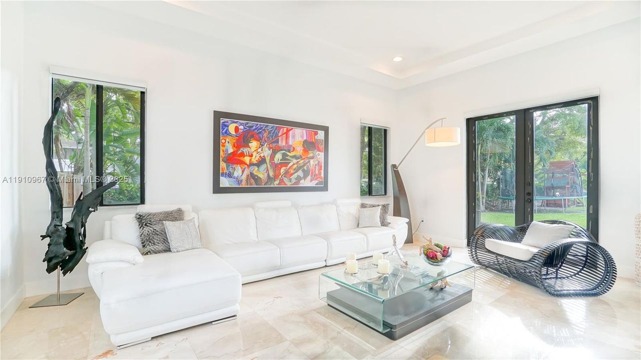 For Sale: $5,095,000 (5 beds, 5 baths, 4696 Square Feet)