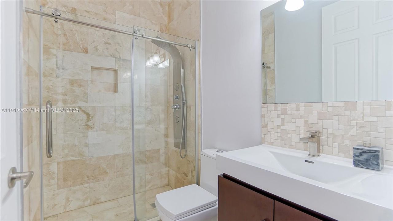 For Sale: $5,095,000 (5 beds, 5 baths, 4696 Square Feet)