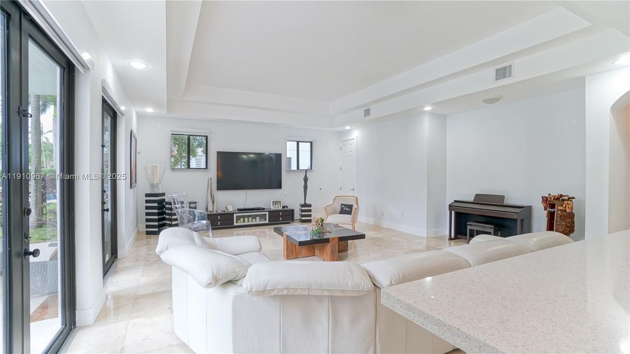 For Sale: $5,095,000 (5 beds, 5 baths, 4696 Square Feet)