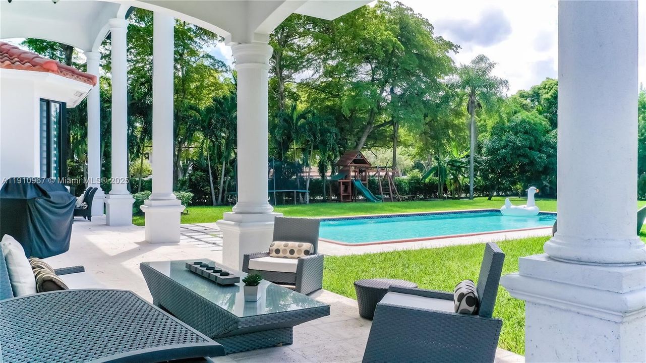 For Sale: $5,095,000 (5 beds, 5 baths, 4696 Square Feet)