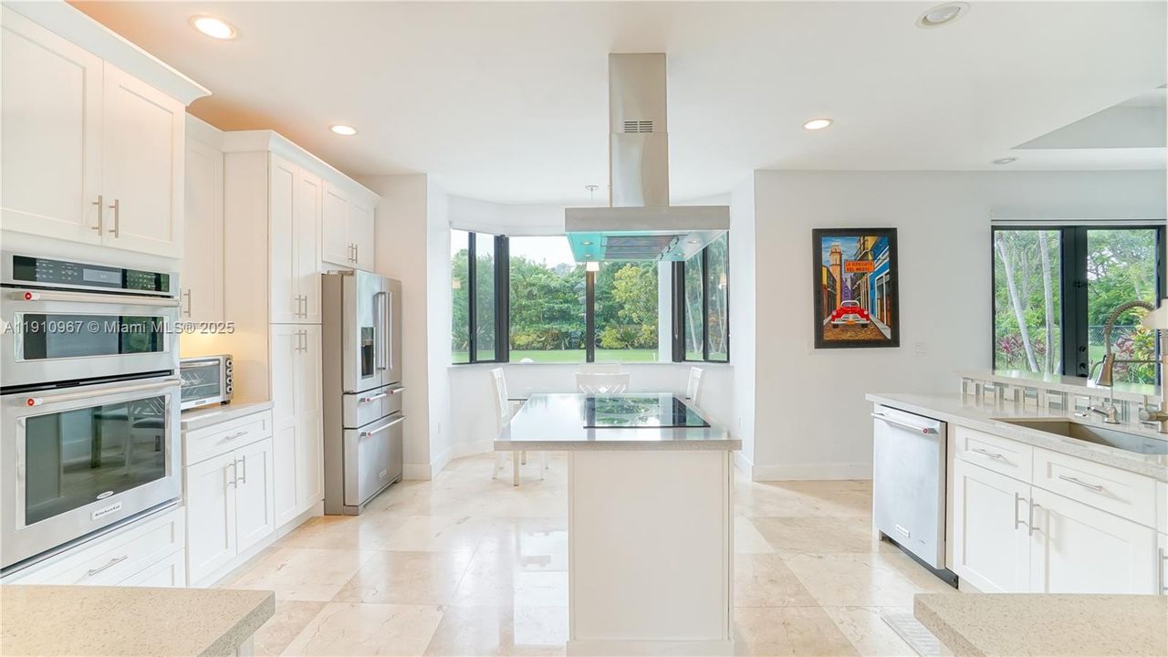 For Sale: $5,095,000 (5 beds, 5 baths, 4696 Square Feet)