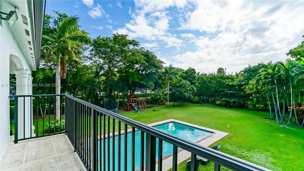 For Sale: $5,095,000 (5 beds, 5 baths, 4696 Square Feet)