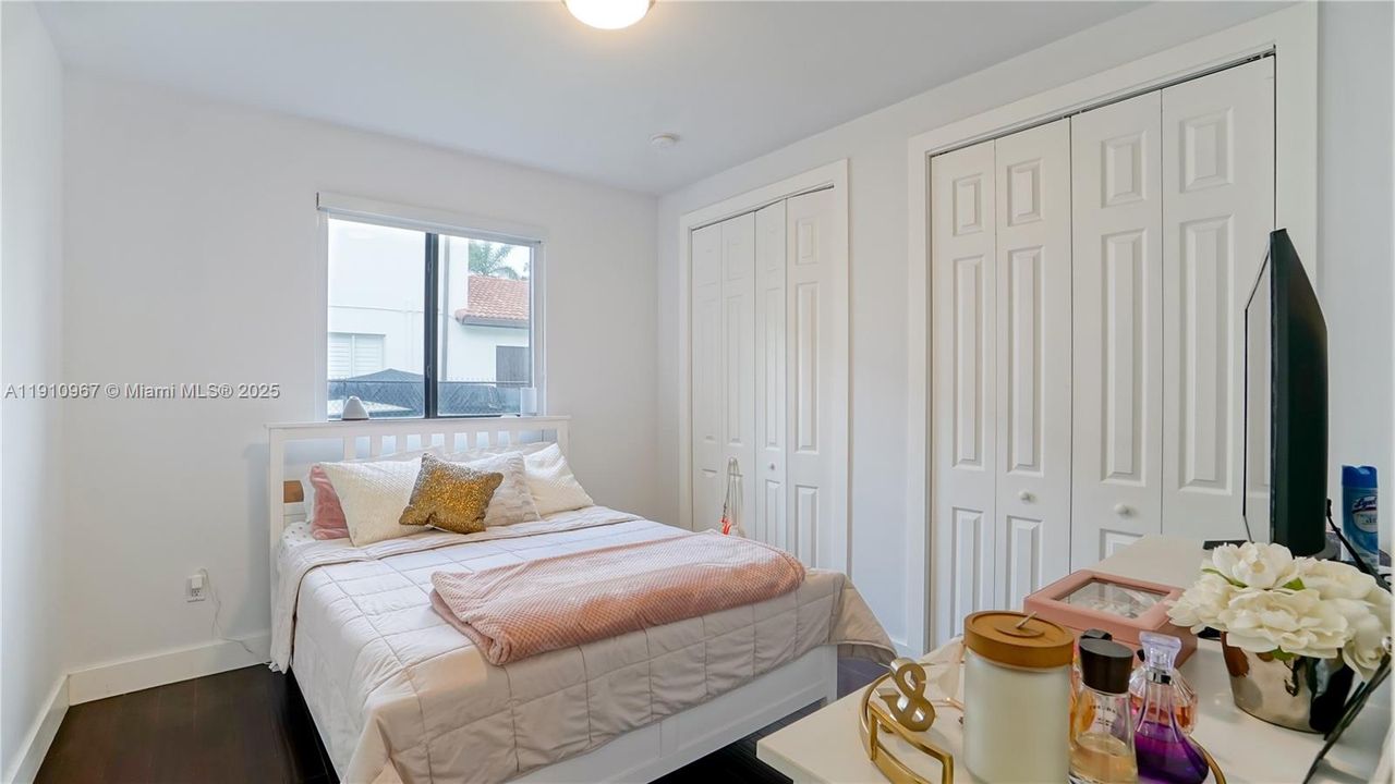 For Sale: $5,095,000 (5 beds, 5 baths, 4696 Square Feet)