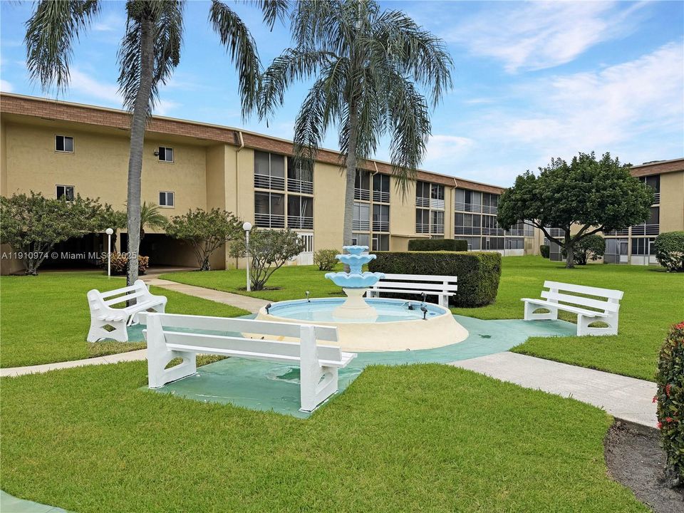 For Sale: $125,000 (1 beds, 1 baths, 650 Square Feet)