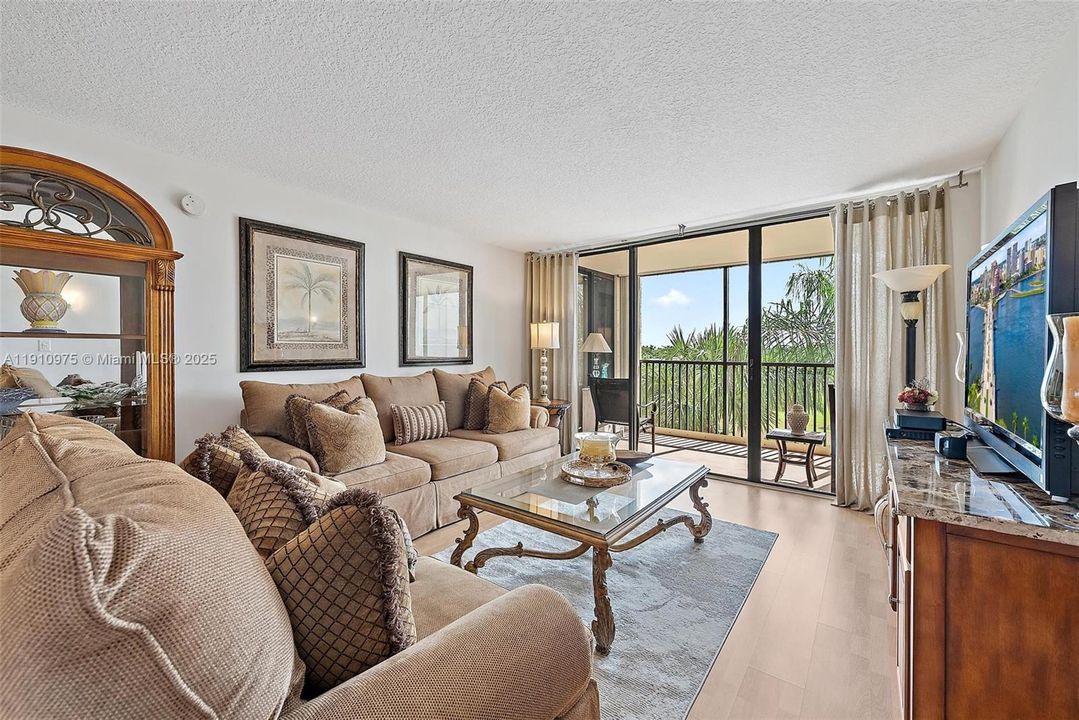 For Rent: $5,500 (2 beds, 2 baths, 1500 Square Feet)