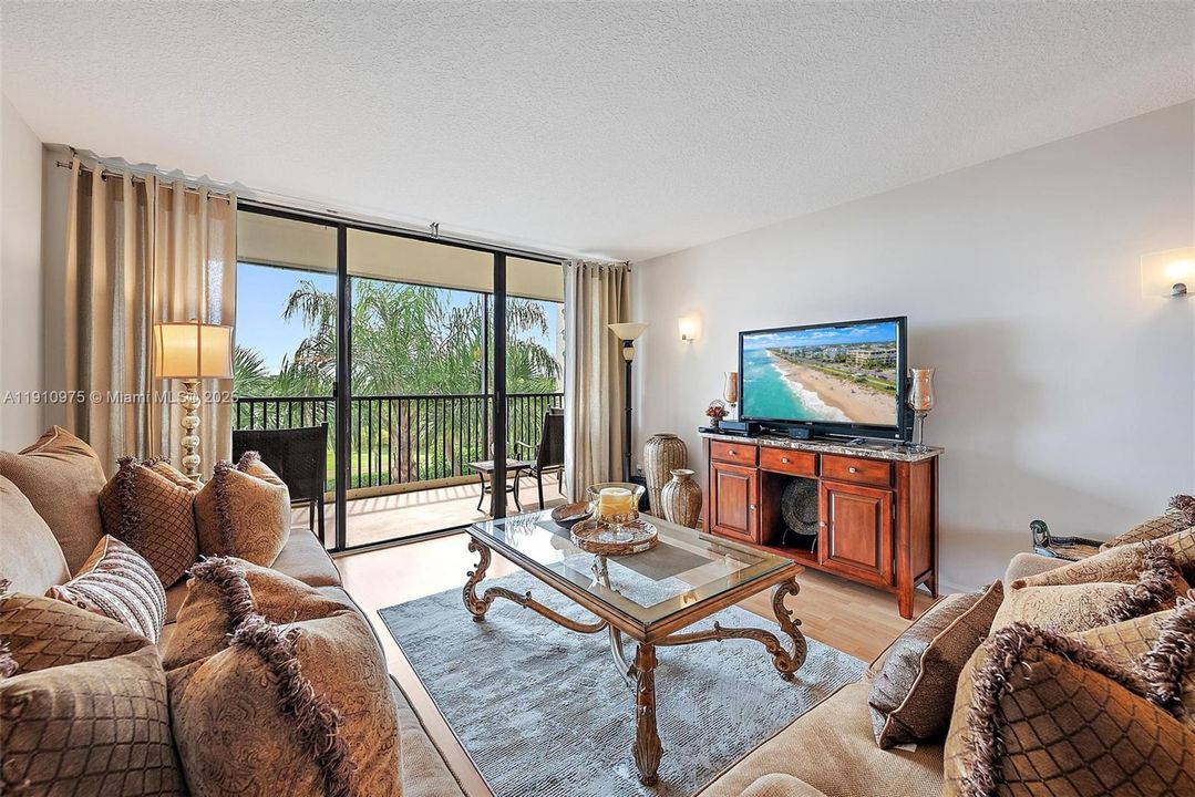 For Rent: $5,500 (2 beds, 2 baths, 1500 Square Feet)