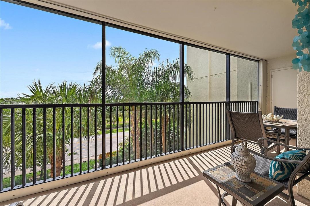 For Rent: $5,500 (2 beds, 2 baths, 1500 Square Feet)