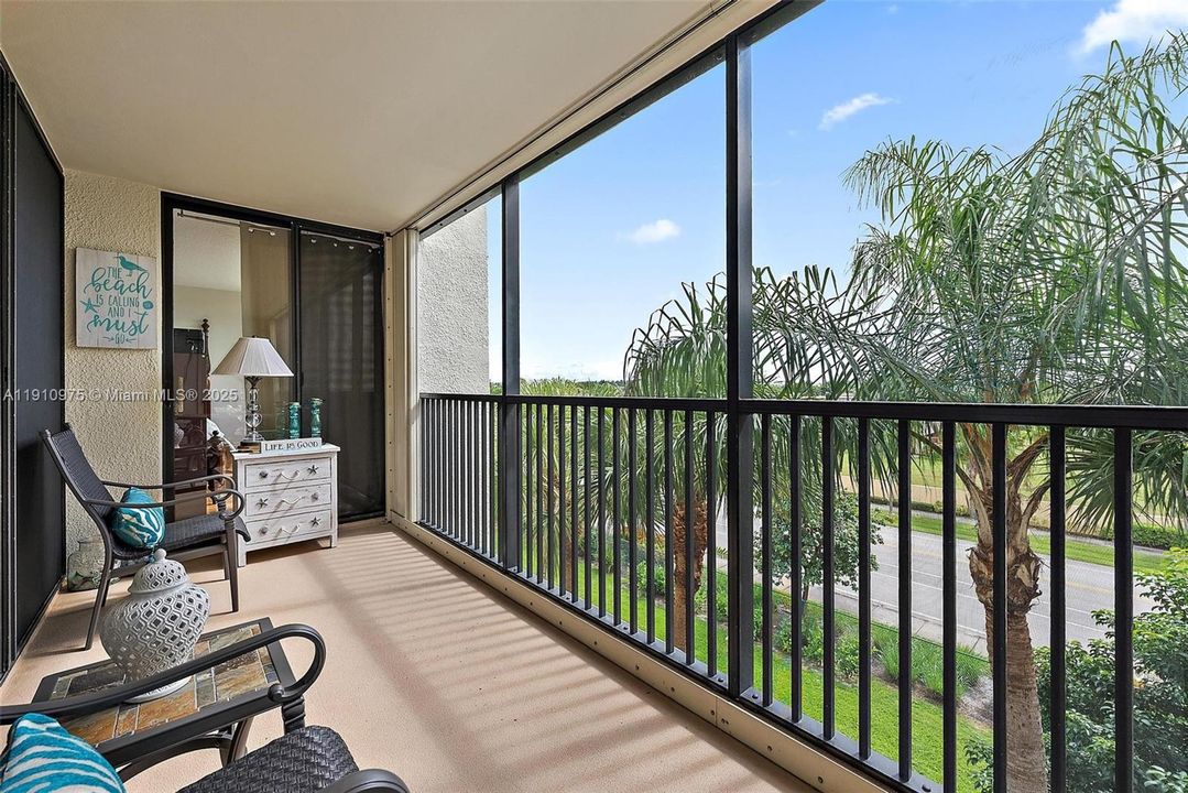 For Rent: $5,500 (2 beds, 2 baths, 1500 Square Feet)