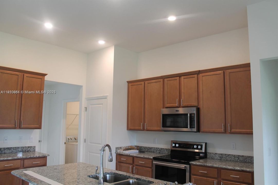 For Rent: $3,400 (4 beds, 3 baths, 2345 Square Feet)