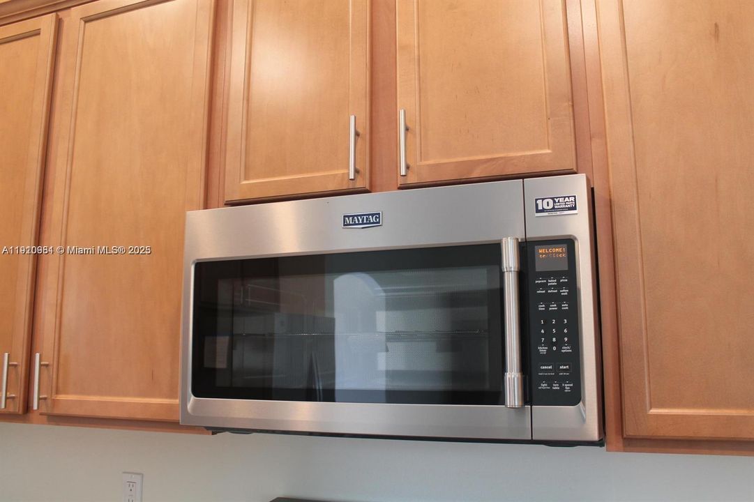 For Rent: $3,400 (4 beds, 3 baths, 2345 Square Feet)