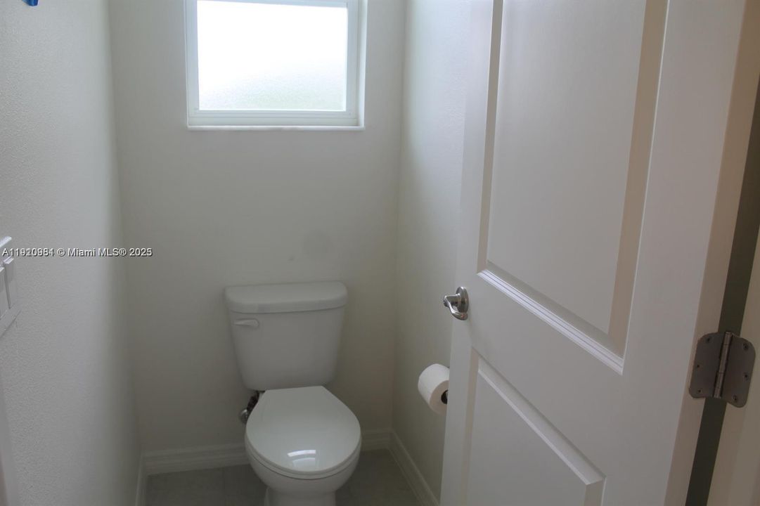 For Rent: $3,400 (4 beds, 3 baths, 2345 Square Feet)