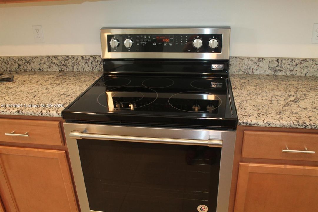 For Rent: $3,400 (4 beds, 3 baths, 2345 Square Feet)