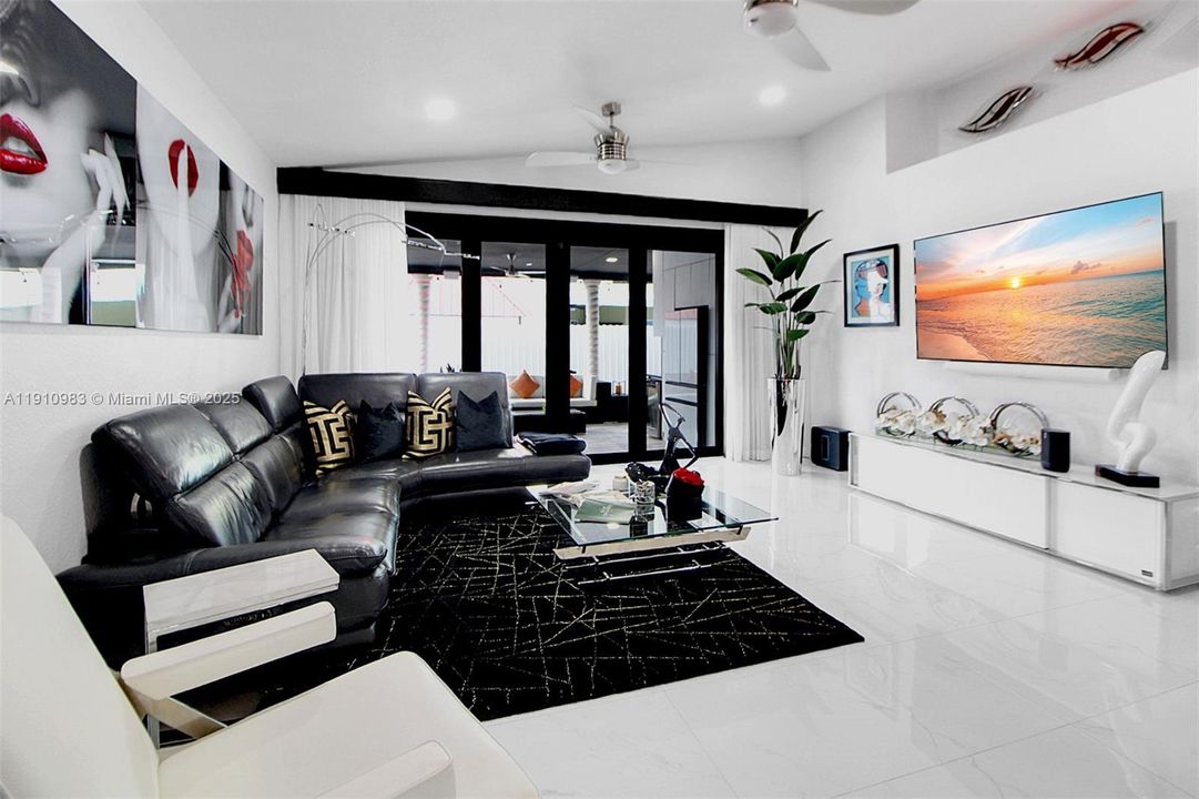 For Sale: $740,000 (3 beds, 2 baths, 1889 Square Feet)