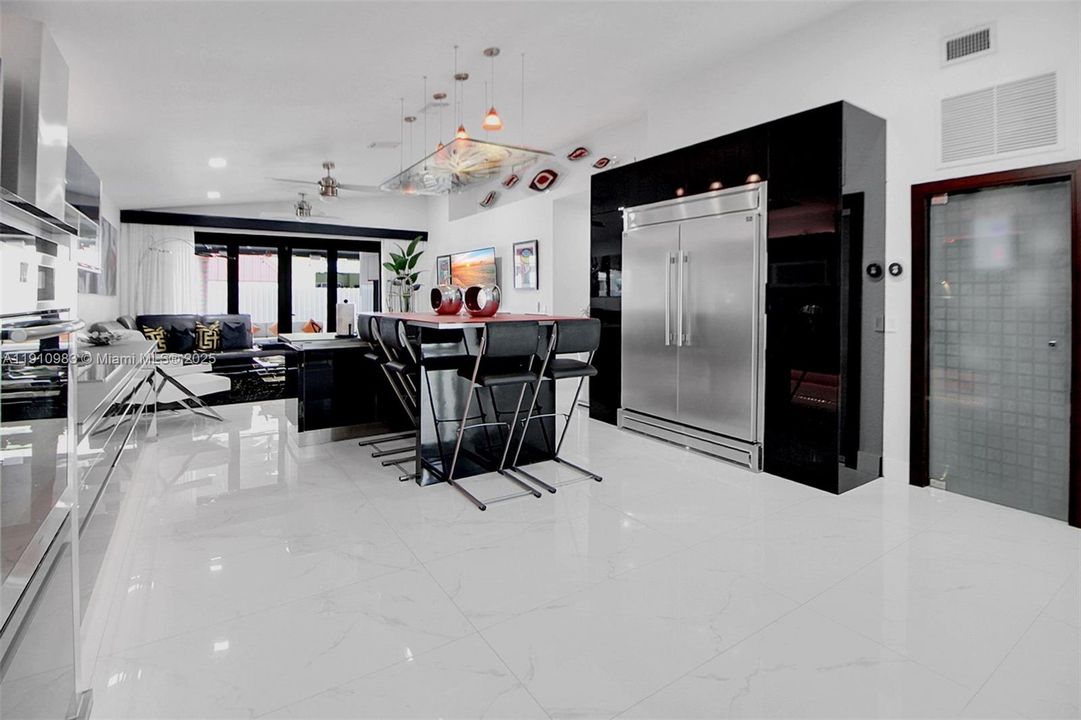 For Sale: $740,000 (3 beds, 2 baths, 1889 Square Feet)