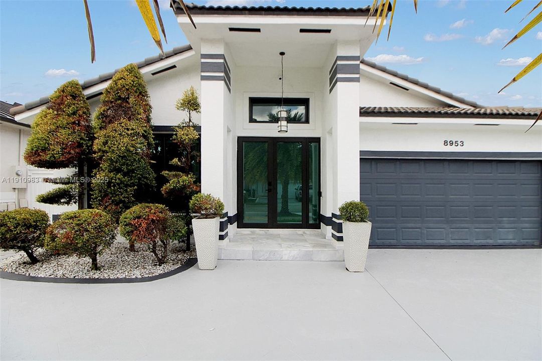 For Sale: $740,000 (3 beds, 2 baths, 1889 Square Feet)