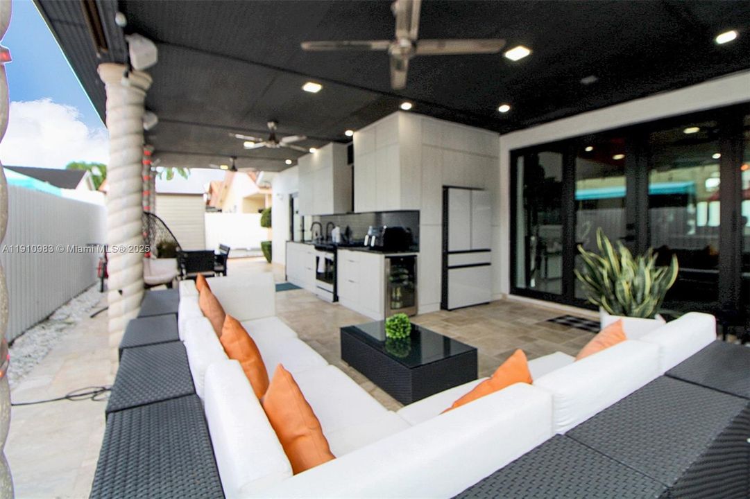 For Sale: $740,000 (3 beds, 2 baths, 1889 Square Feet)