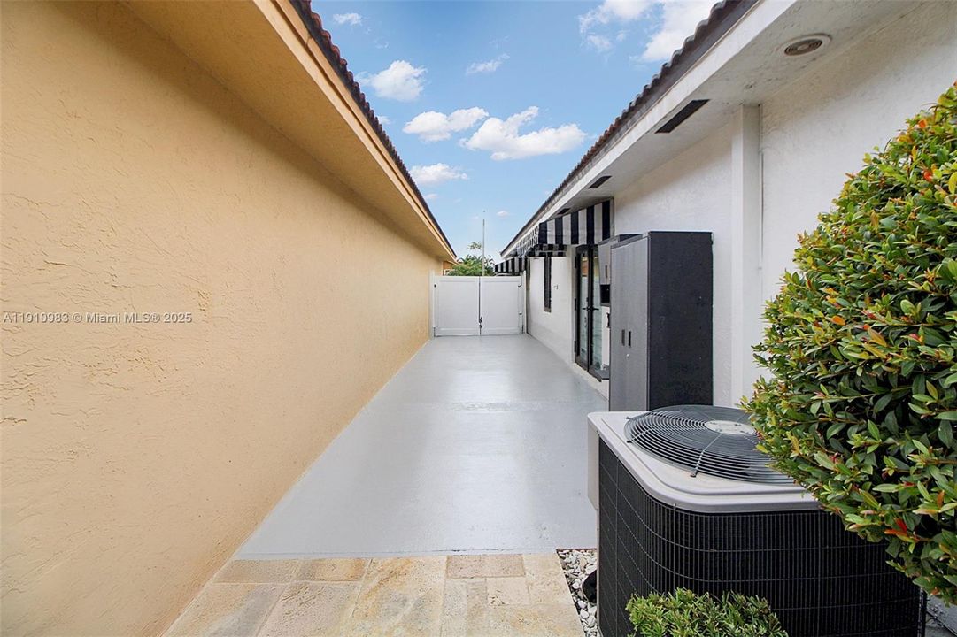 For Sale: $740,000 (3 beds, 2 baths, 1889 Square Feet)