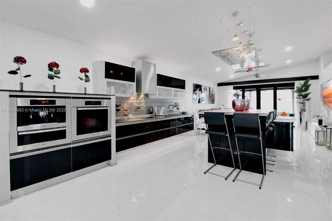 For Sale: $740,000 (3 beds, 2 baths, 1889 Square Feet)