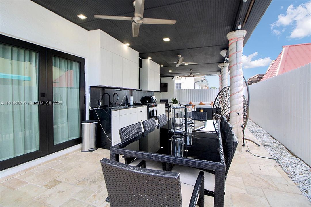 For Sale: $740,000 (3 beds, 2 baths, 1889 Square Feet)