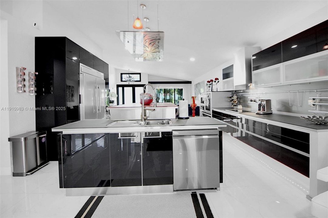 For Sale: $740,000 (3 beds, 2 baths, 1889 Square Feet)