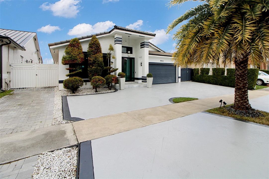 For Sale: $740,000 (3 beds, 2 baths, 1889 Square Feet)