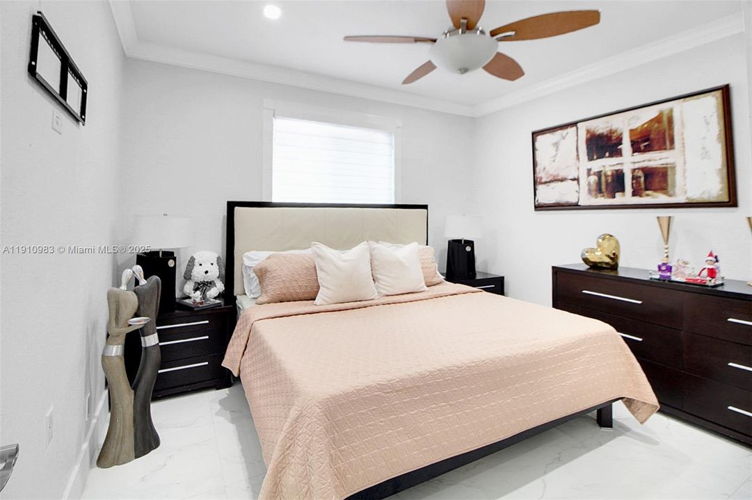 For Sale: $740,000 (3 beds, 2 baths, 1889 Square Feet)