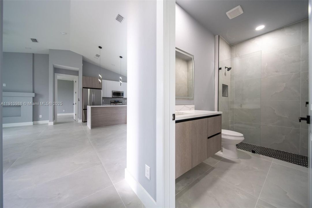 待售: $410,000 (3 贝兹, 2 浴室, 0 平方英尺)